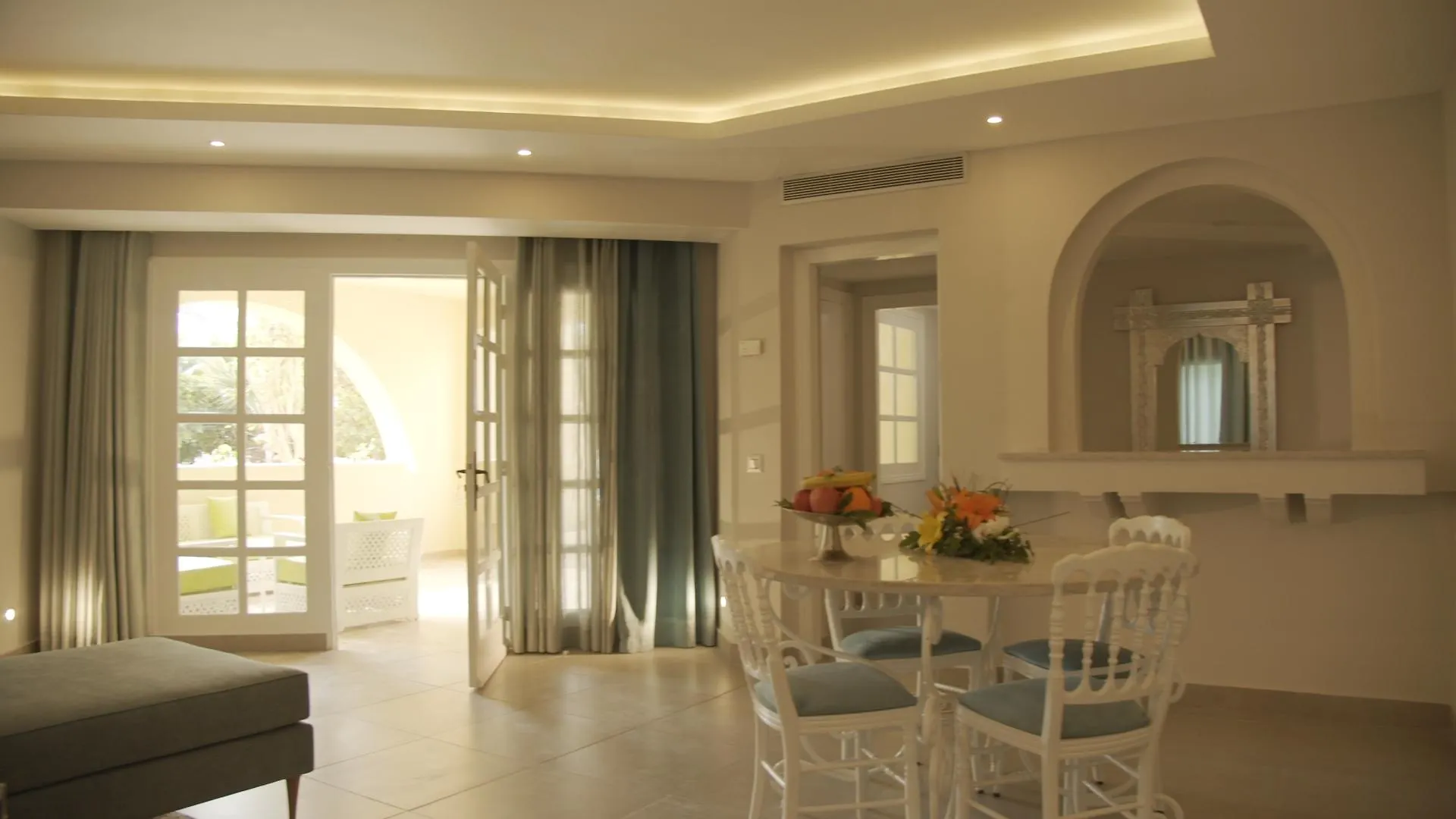 Suites Hotel Les Charmilles & Spa La Marsa